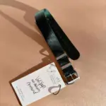 <b>TANNE</b> <br><small>Stoff Nato Strap dunkelgrün</small>