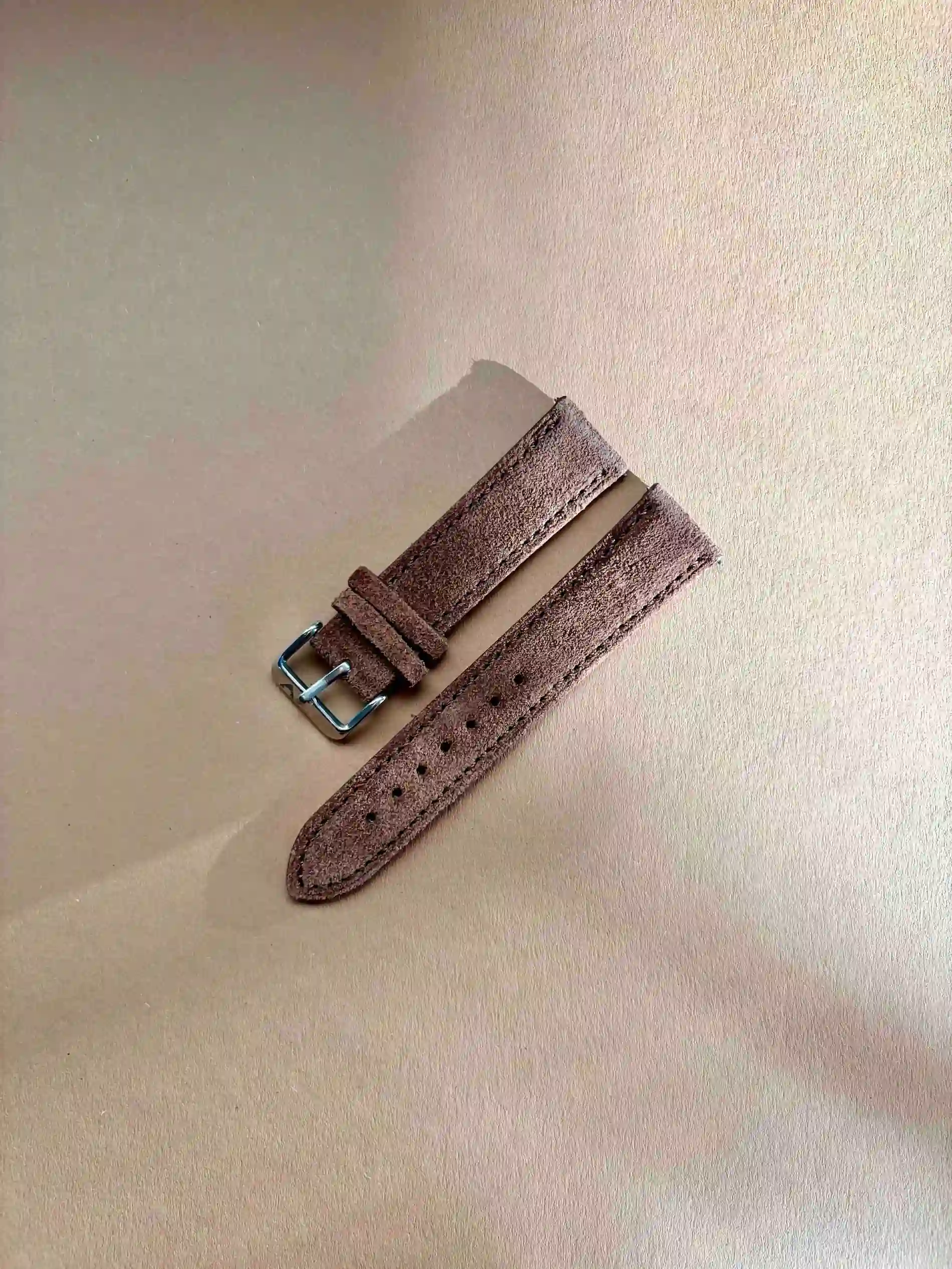 watch strap-suede-dark brown-vild-hamburg <b>WHISKY</b> <br><small>Uhrenarmband Wildleder dunkelbraun</small> – Bild 1