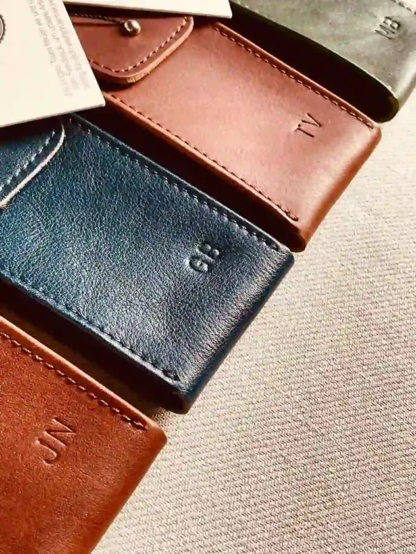 uhrenetuis-leder-kunden-praegung-vild-hamburg